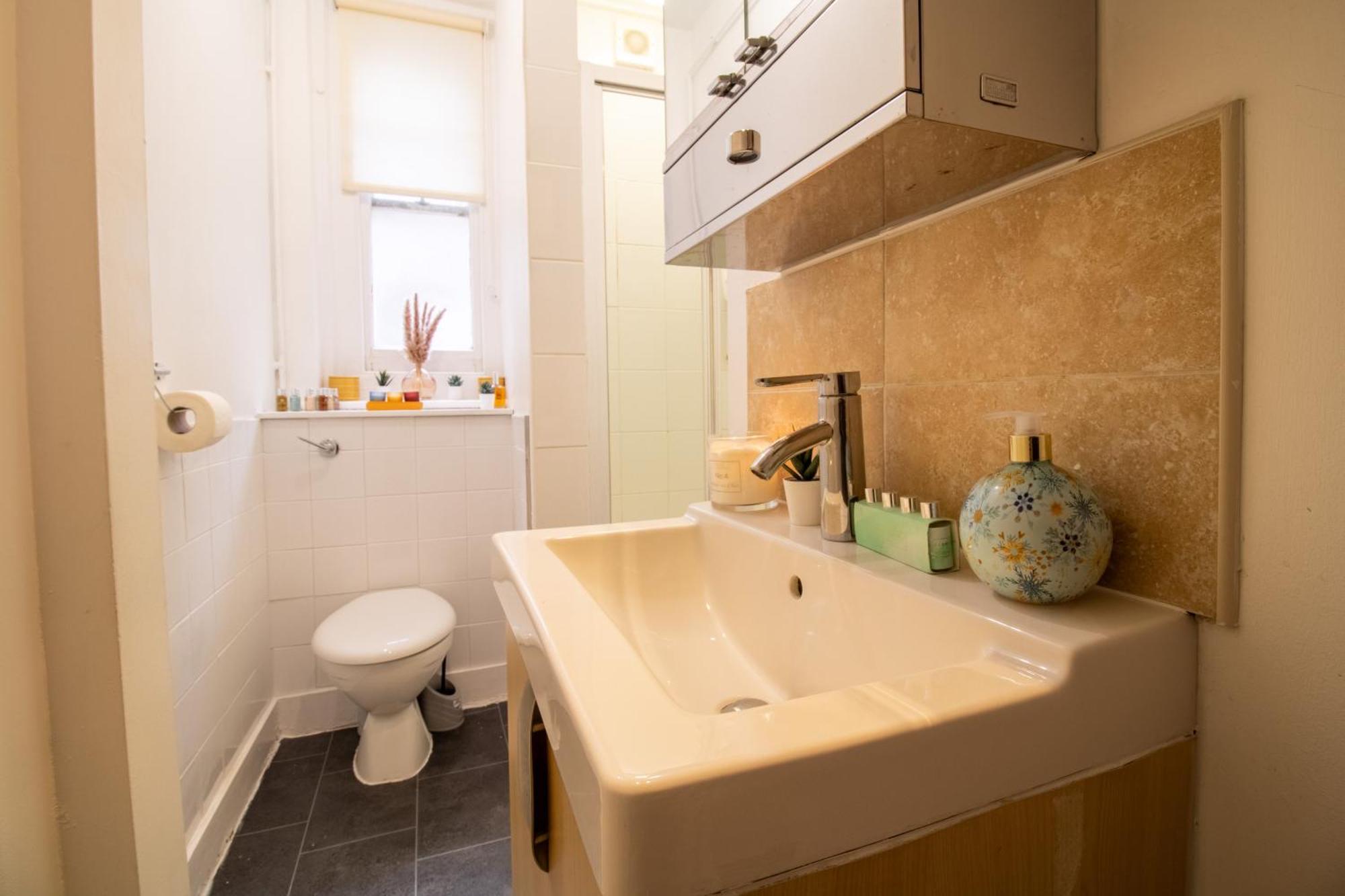 Chic Urban Retreat 1 Bedroom Gem In Covent Garden Лондон Экстерьер фото