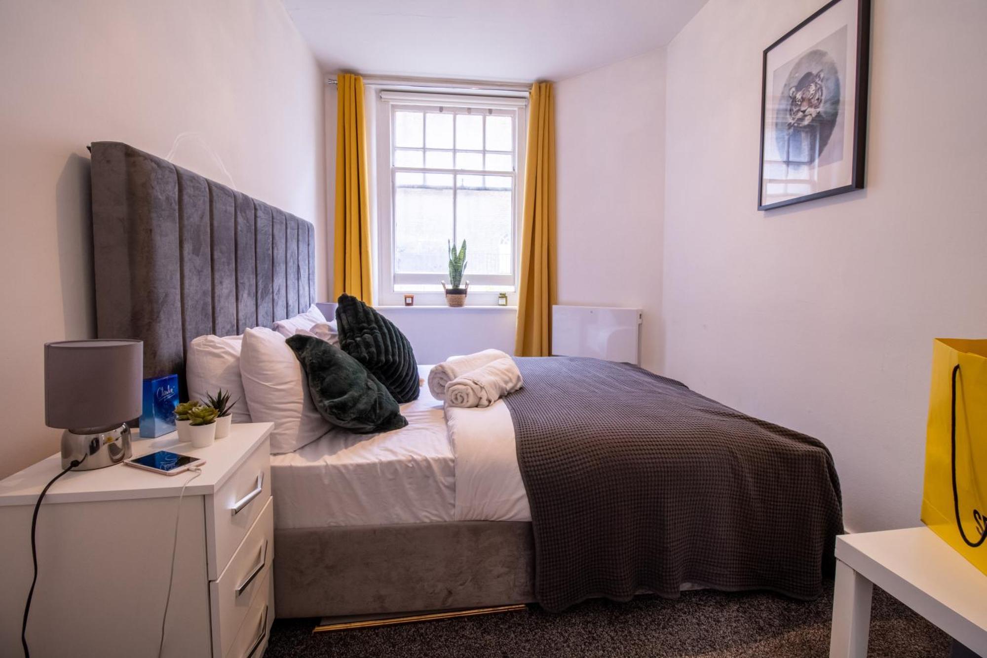 Chic Urban Retreat 1 Bedroom Gem In Covent Garden Лондон Экстерьер фото