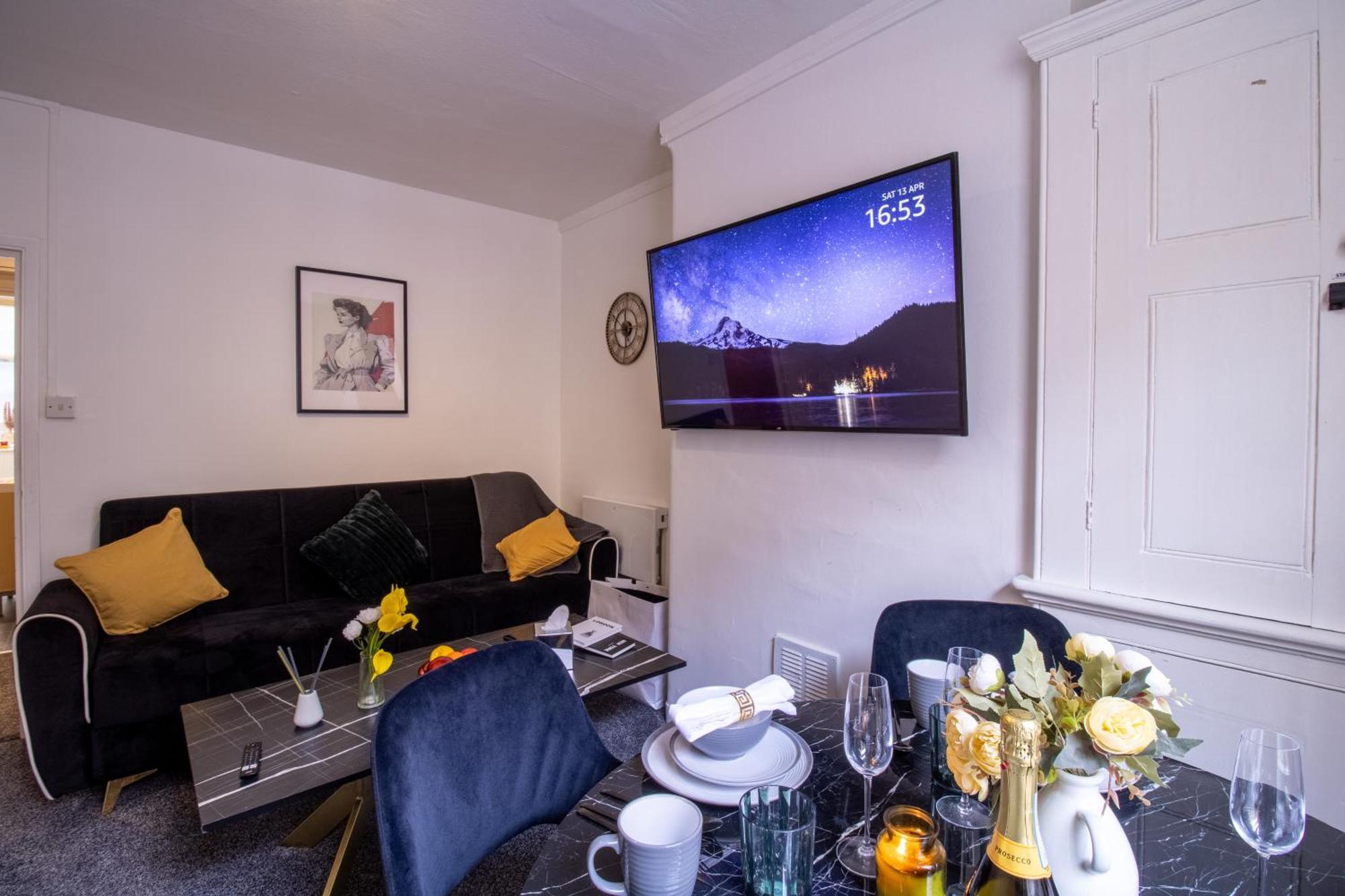Chic Urban Retreat 1 Bedroom Gem In Covent Garden Лондон Экстерьер фото